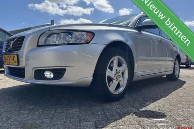 Volvo V50 (2011) thumbnail 1