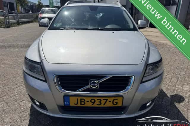 Volvo V50 (2011) thumbnail 2