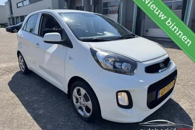 Kia Picanto (2015) thumbnail 3