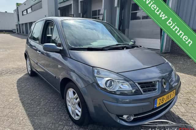 Renault Scénic (2009) thumbnail 3