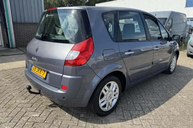 Renault Scénic (2009) thumbnail 5