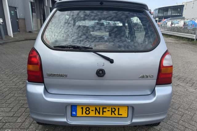 Suzuki Alto (2003) thumbnail 6