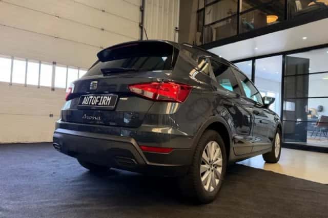 SEAT Arona (2022) thumbnail 3