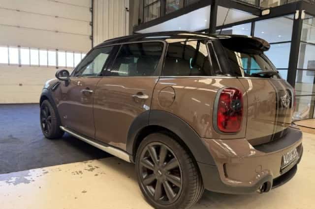 MINI Countryman (2012) thumbnail 3