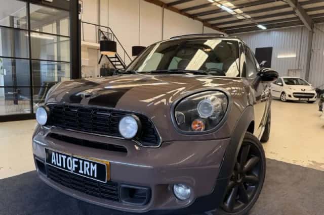 MINI Countryman (2012) thumbnail 4