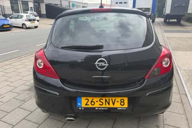 Opel Corsa (2011) thumbnail 6