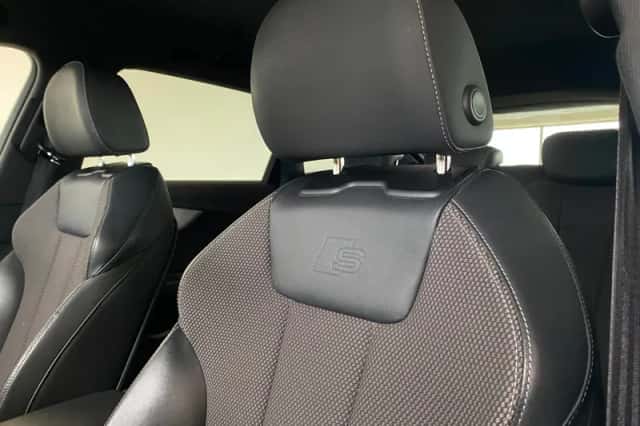 Audi A4 (2018) thumbnail 3