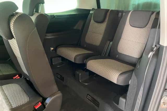 Volkswagen Sharan (2011) thumbnail 4