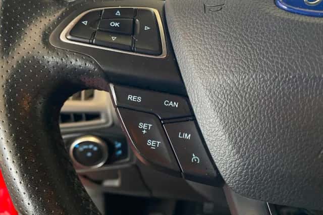 Ford Focus (2018) thumbnail 4