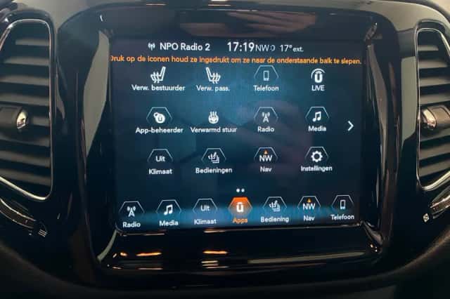 Jeep Compass (2017) thumbnail 2
