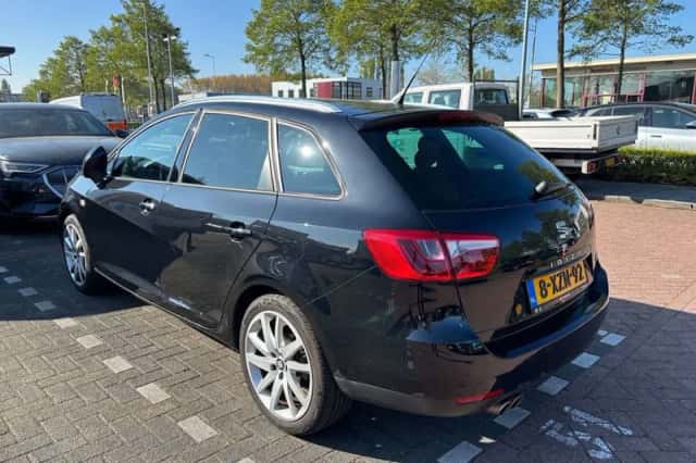 SEAT Ibiza (2014) thumbnail 2
