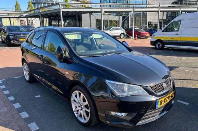 SEAT Ibiza (2014) thumbnail 4