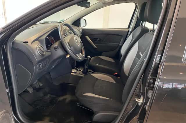 Dacia Sandero (2014) thumbnail 4