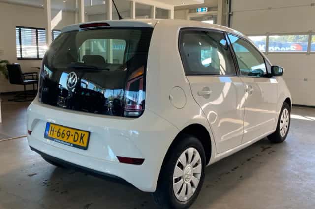 Volkswagen Up! (2020) thumbnail 5