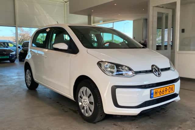 Volkswagen Up! (2020) thumbnail 6