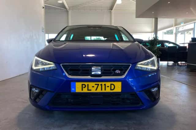SEAT Ibiza (2017) thumbnail 3