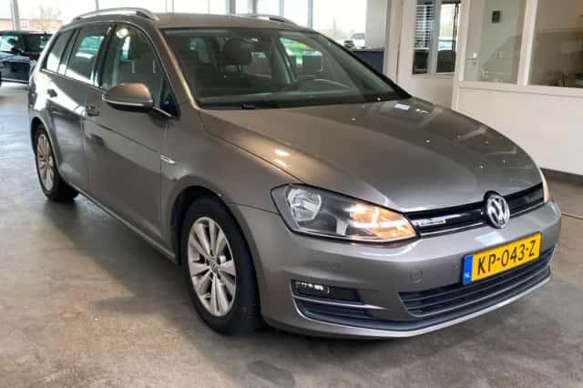 Volkswagen Golf (2016) thumbnail 5