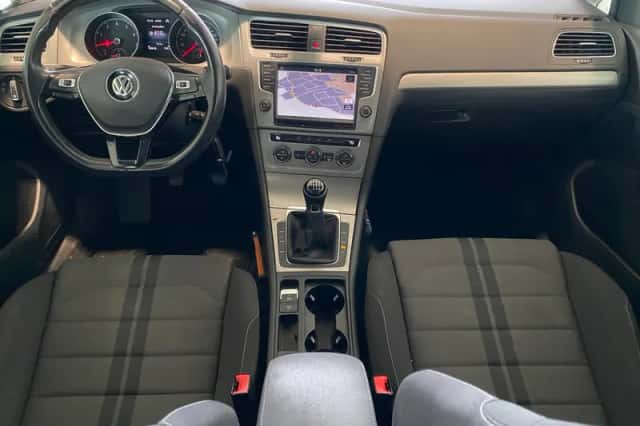 Volkswagen Golf (2016) thumbnail 6