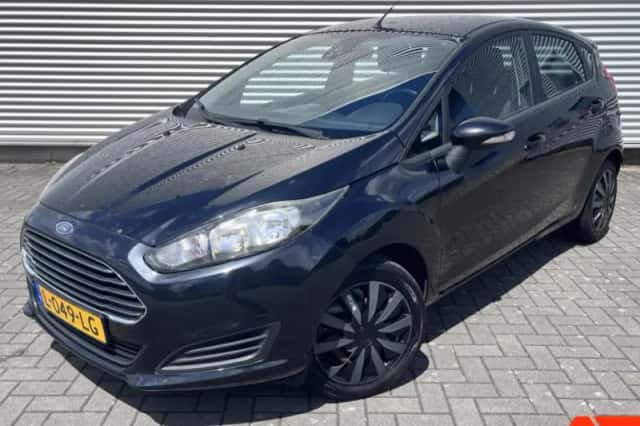 Ford Fiesta (2013) thumbnail 1