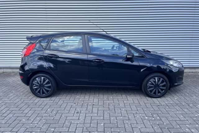 Ford Fiesta (2013) thumbnail 5