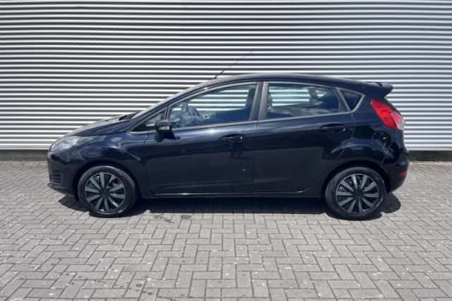 Ford Fiesta (2013) thumbnail 6