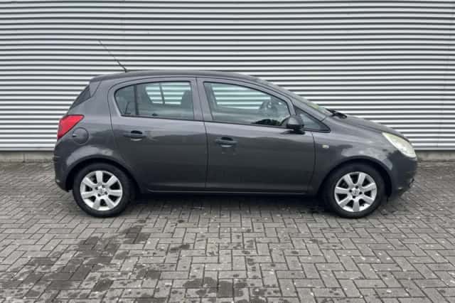 Opel Corsa (2010) thumbnail 5
