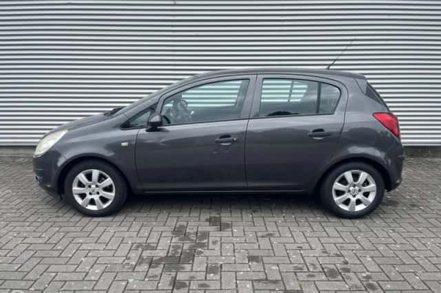 Opel Corsa (2010) thumbnail 6