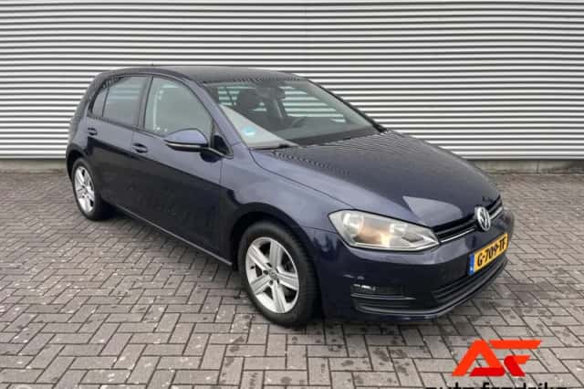 Volkswagen Golf (2013) thumbnail 3