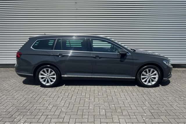 Volkswagen Passat (2019) thumbnail 5