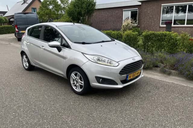 Ford Fiesta (2014) thumbnail 6