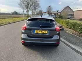 Ford Focus thumbnail 4