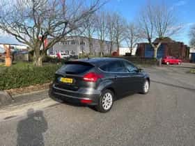 Ford Focus thumbnail 6
