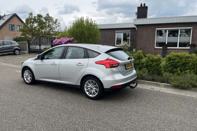 Ford Focus (2018) thumbnail 3
