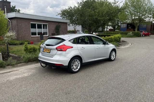 Ford Focus (2018) thumbnail 4