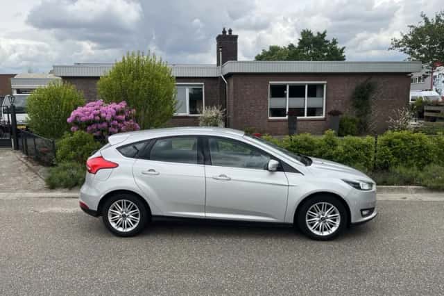 Ford Focus (2018) thumbnail 5