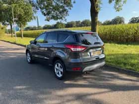 Ford Kuga (2016) thumbnail 3