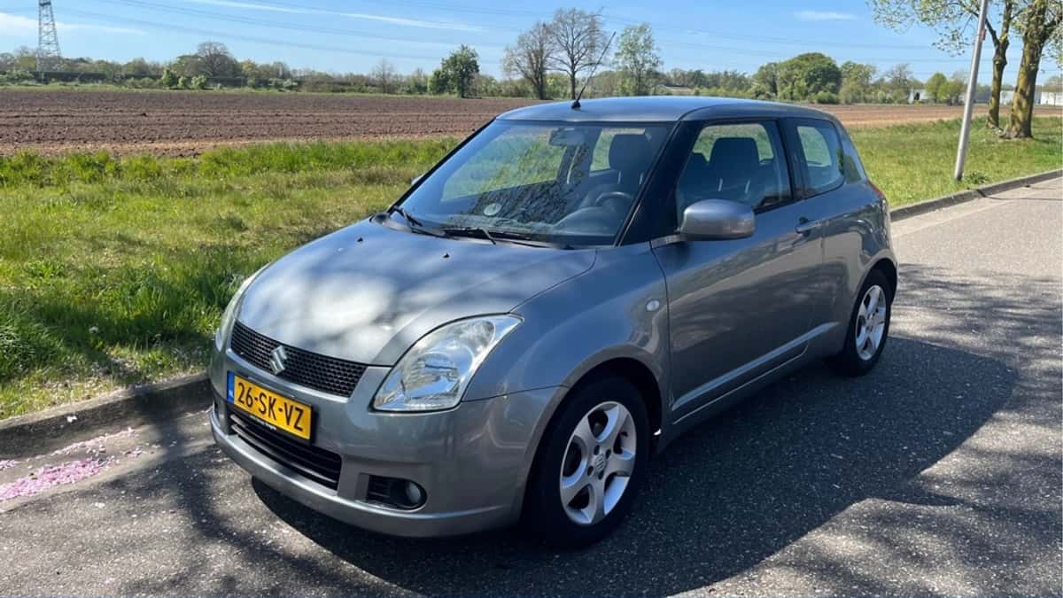 Suzuki Swift — foto 1
