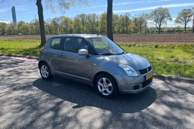 Suzuki Swift (2006) thumbnail 4