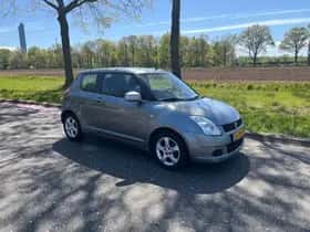 Suzuki Swift thumbnail 4