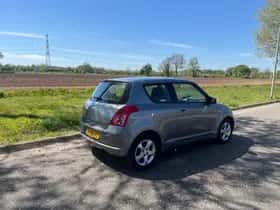 Suzuki Swift thumbnail 6