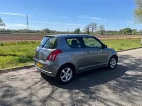 Suzuki Swift thumbnail 7