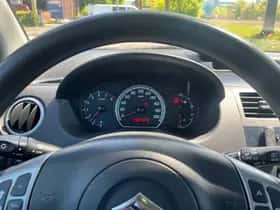 Suzuki Swift thumbnail 8
