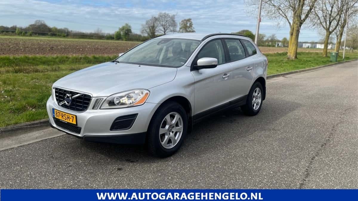 Volvo XC60 — foto 1