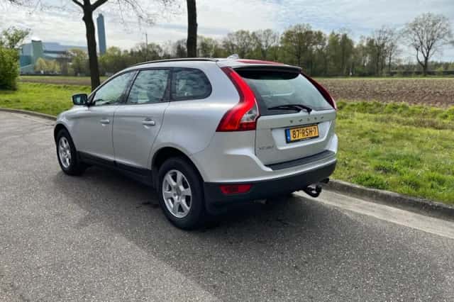 Volvo XC60 (2011) thumbnail 3