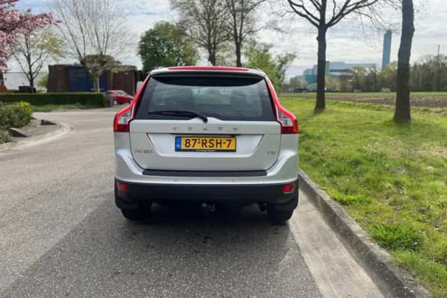 Volvo XC60 (2011) thumbnail 4