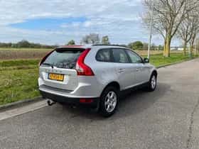 Volvo XC60 thumbnail 5