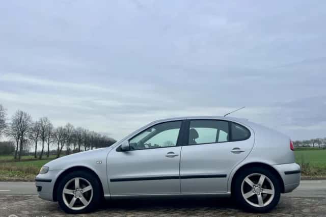 SEAT Leon (2004) thumbnail 2