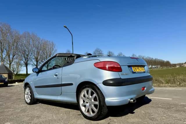 Peugeot 206 (2001) thumbnail 3