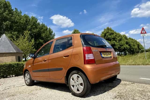 Kia Picanto (2006) thumbnail 3