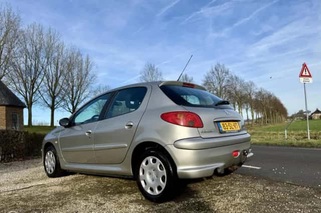 Peugeot 206 (2006) thumbnail 3